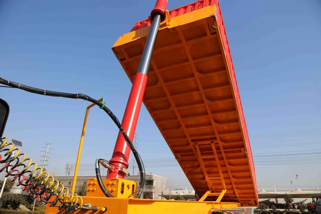 CONTAINER DUMP TRAILER 61 CONTAINER DUMP TRAILER 61